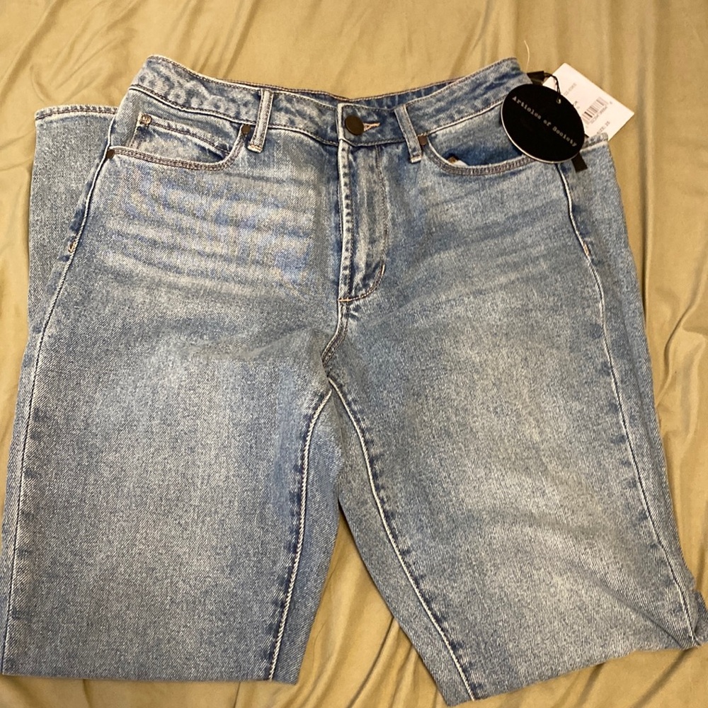 Highrise Straight Leg Jean